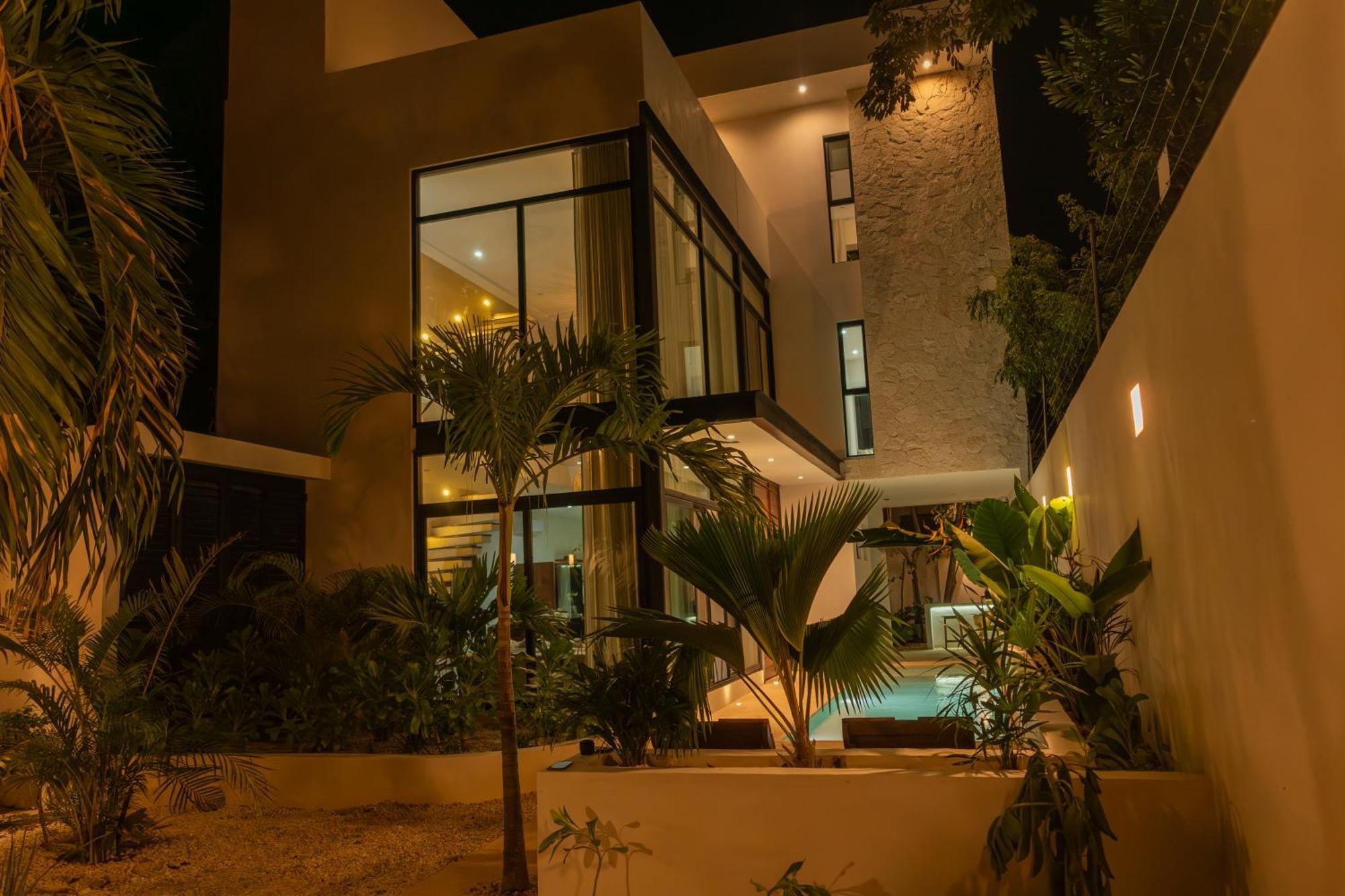 Yellowbird * Tulum